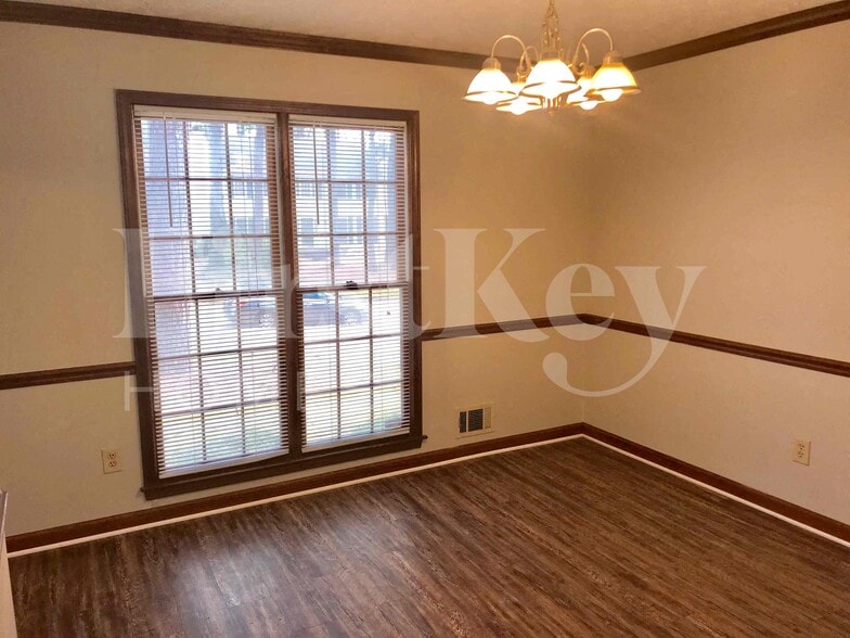 Building Photo - 1433 St Dunstans Rd