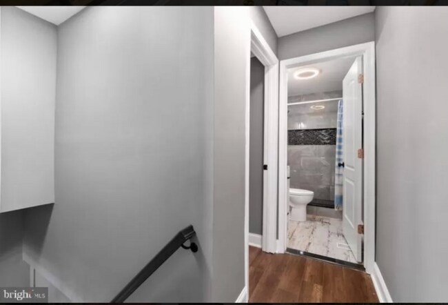 Building Photo - 3248 Leverton Ave