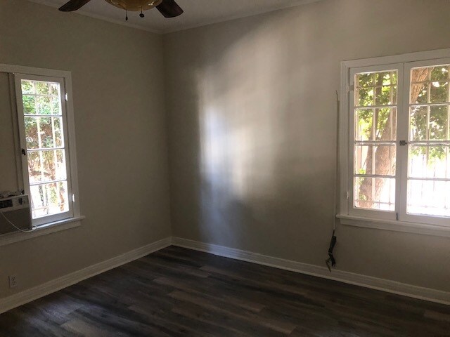 Building Photo - 410 N Orange Grove Ave