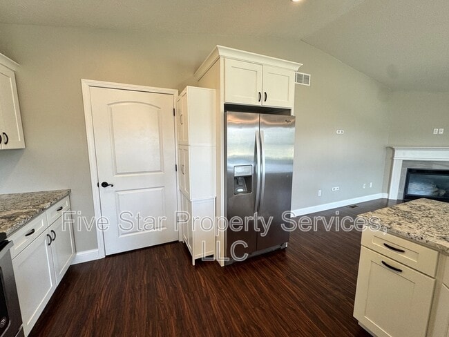 Building Photo - 1203 Hawthorn Ct