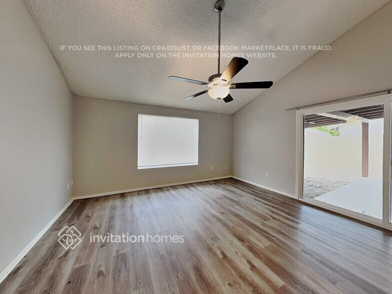 Building Photo - 5552 W Carol Ave