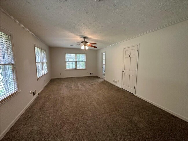 Building Photo - 520 Coleman Dr
