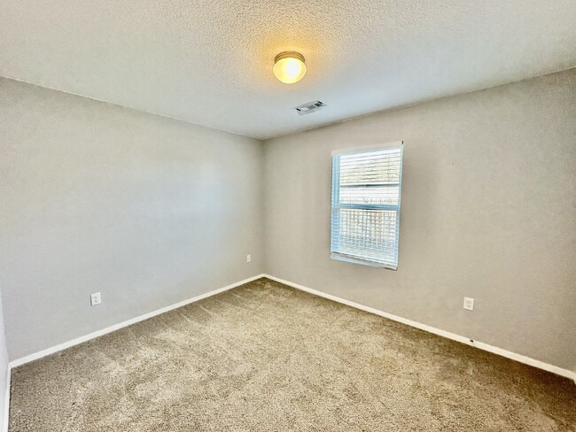 Building Photo - 816 NW 68th Ave