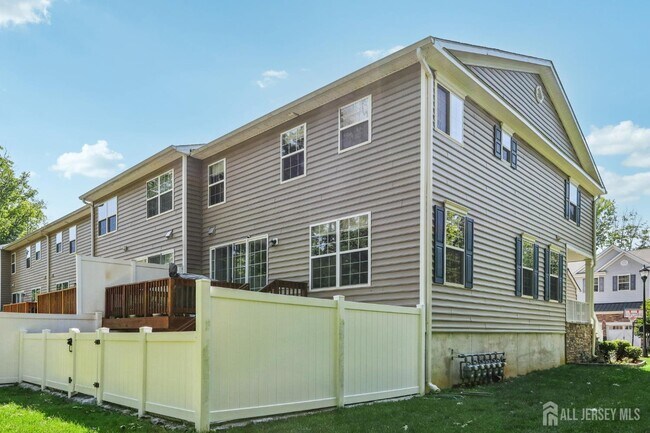 Building Photo - 206 Shields Ct