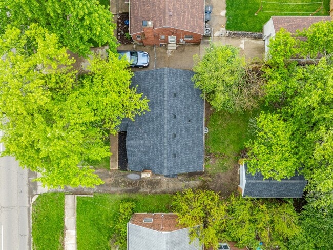 Building Photo - Charming 2-Bedroom Home in Dayton's Belmont Neighborhood