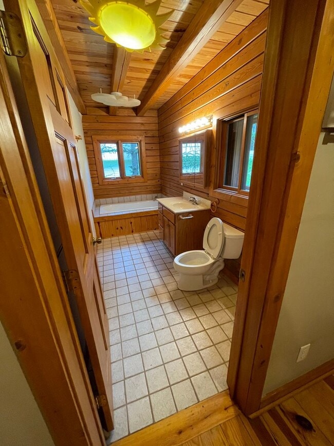 Building Photo - 504 Stuart Williams Rd