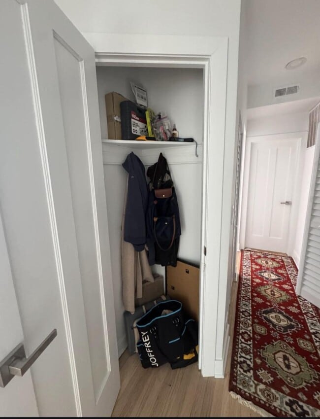 Building Photo - 2 bedroom in Chicago IL 60618