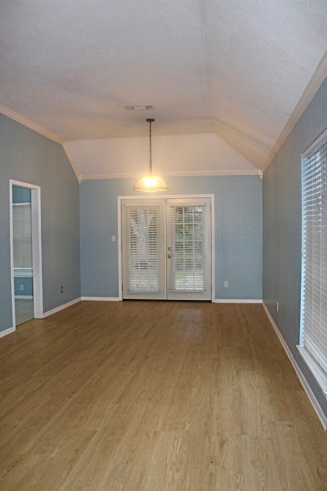 Building Photo - 7830 Blue Bonnet St