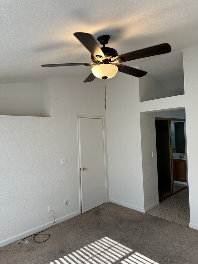 Building Photo - 742 Cherry Hills Ct