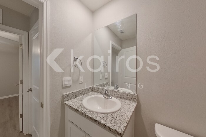Building Photo - 8515 SW 43rd Ter
