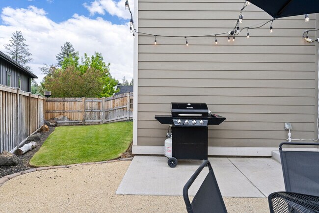Building Photo - 60999 SE Geary Dr