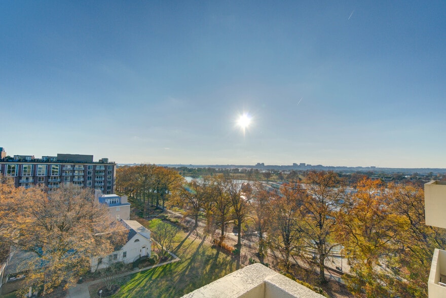 Building Photo - 490 M St SW