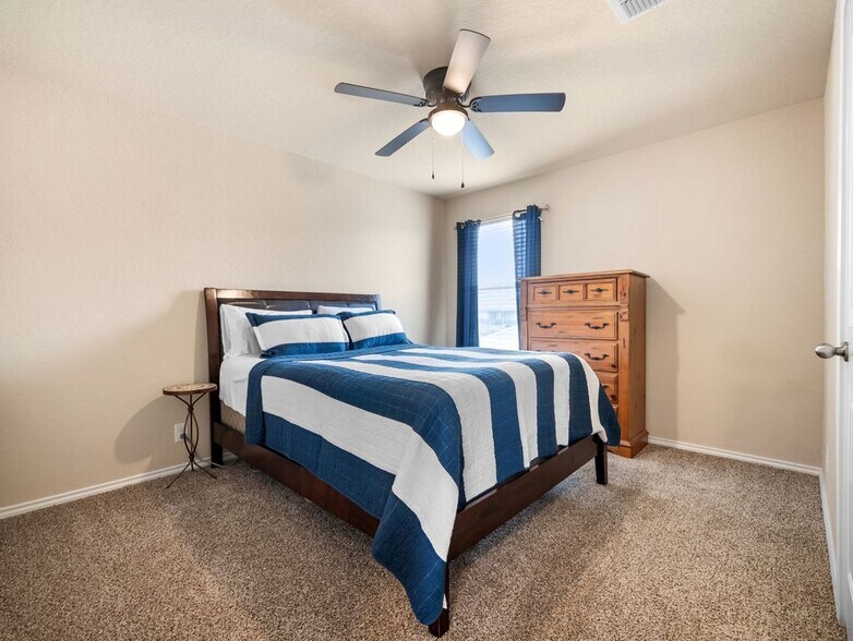 Building Photo - 15223 Cinnamon Teal