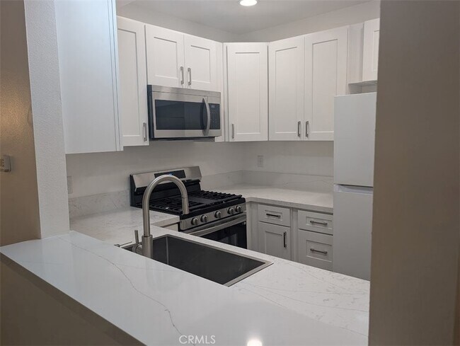 Building Photo - 24121 Del Monte Dr.