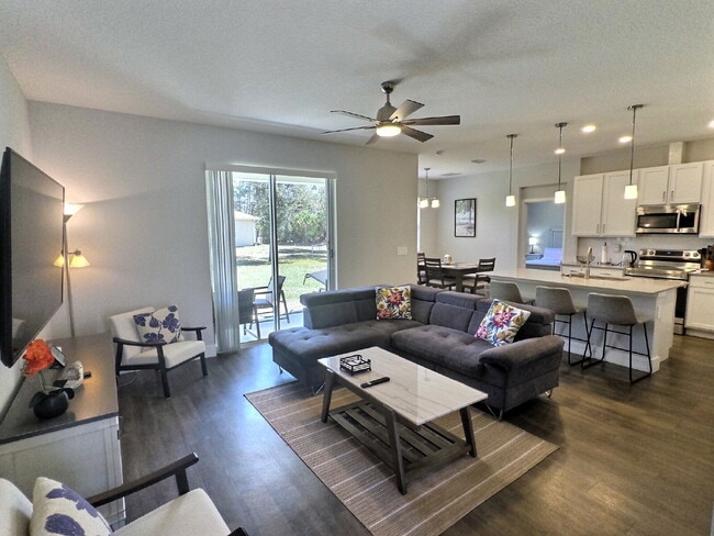 Building Photo - Great turn key rental in North Port!