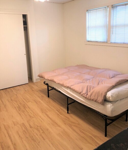 Building Photo - 2419 Beechwood Blvd