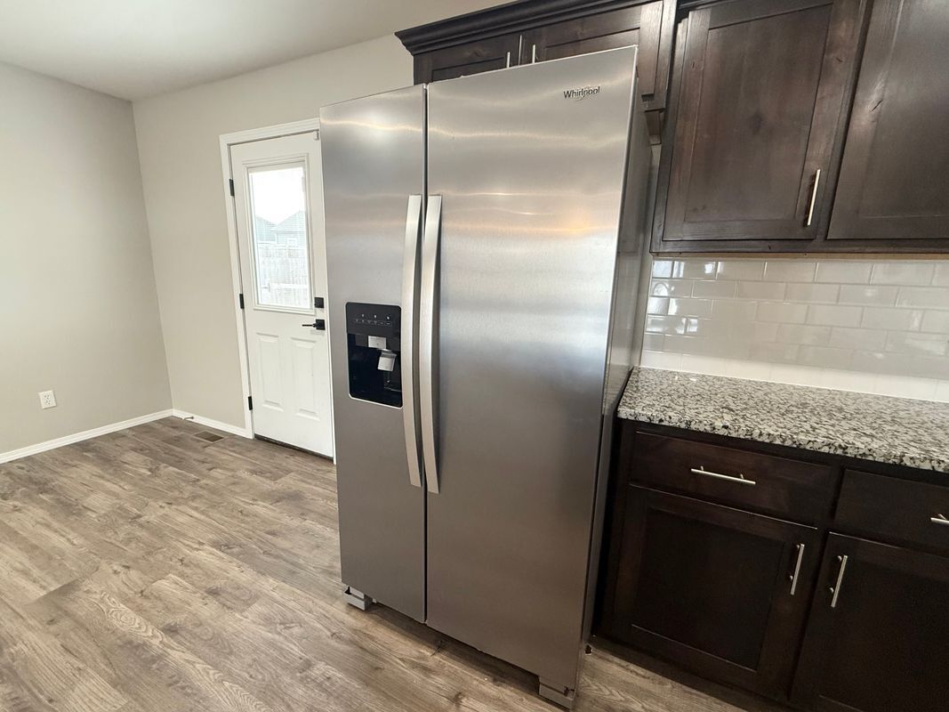 Building Photo - 633 S Southgate Dr