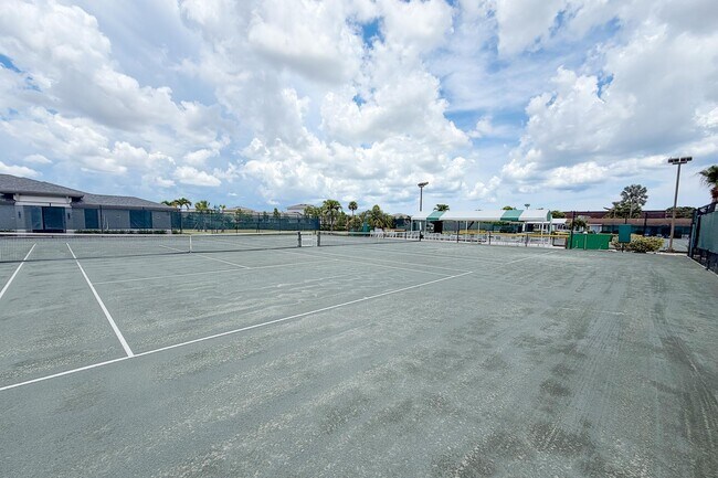 Building Photo - 5910 Via Delray Blvd
