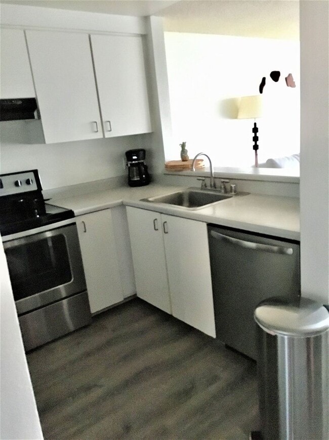 Primary Photo - Recently Updated Top Floor Kihei Shores Un...