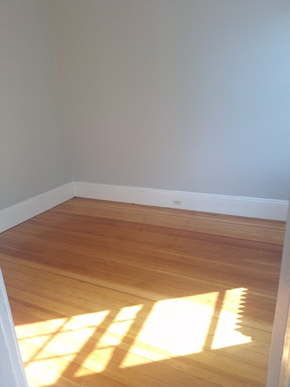 Building Photo - 49 Byron St