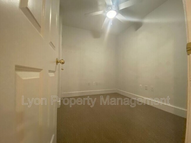 Building Photo - 426 Mt Hope St