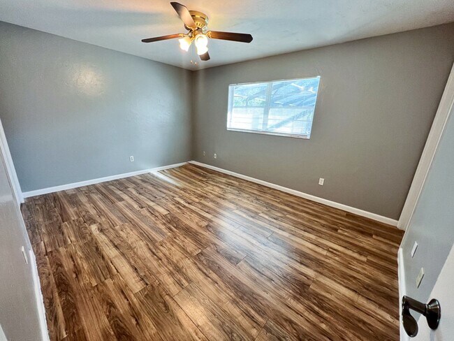 Building Photo - Pet Friendly 5BR/3BA Pool home in Northwoo...