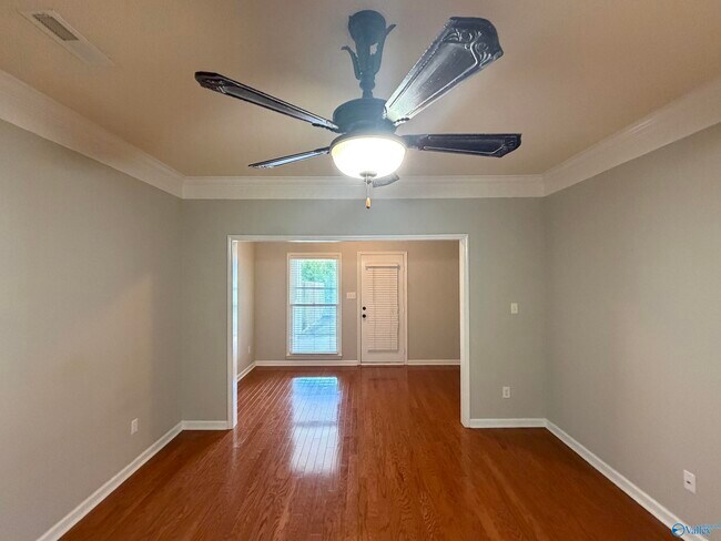 Building Photo - 2410 Brookline Ct S W