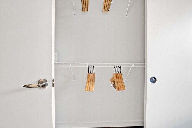 Building Photo - 1530 Belmont Ave