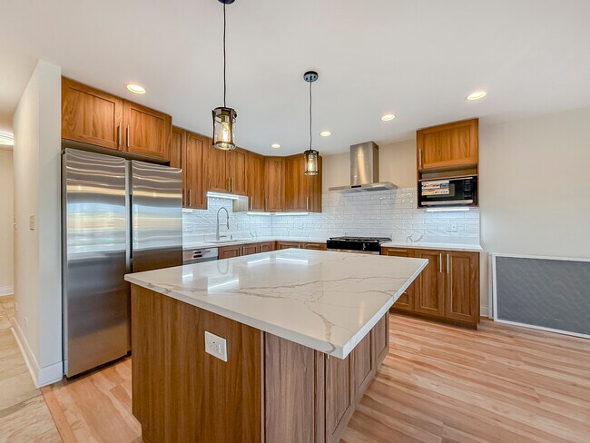 Building Photo - 6417 W Irving Park Rd