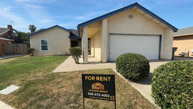 Primary Photo - Home for Rent in Tulare!