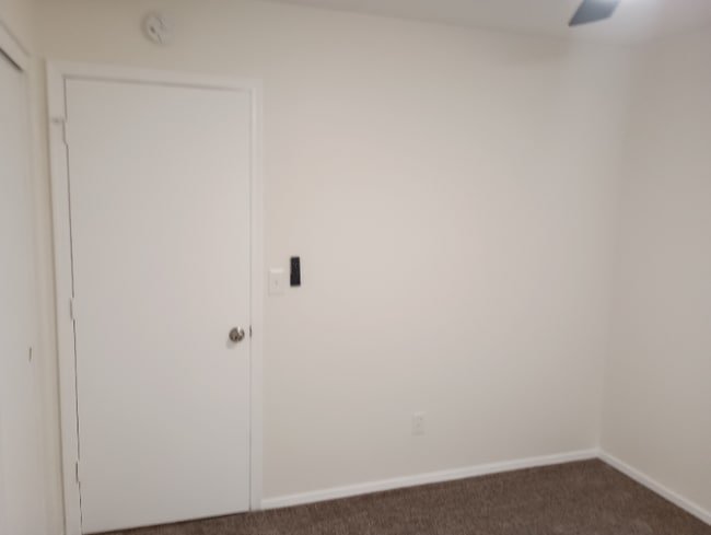 Building Photo - 6162 N 88th Ln