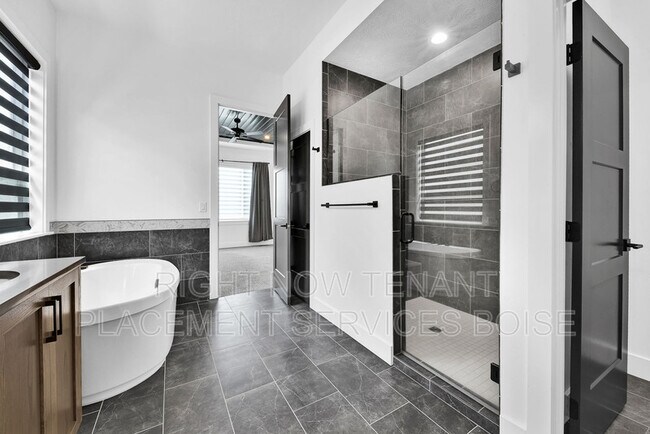 Building Photo - 6705 N Elmstone Way