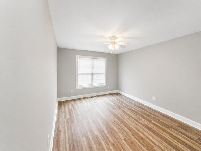 Building Photo - 619 Flynwood Pl SW