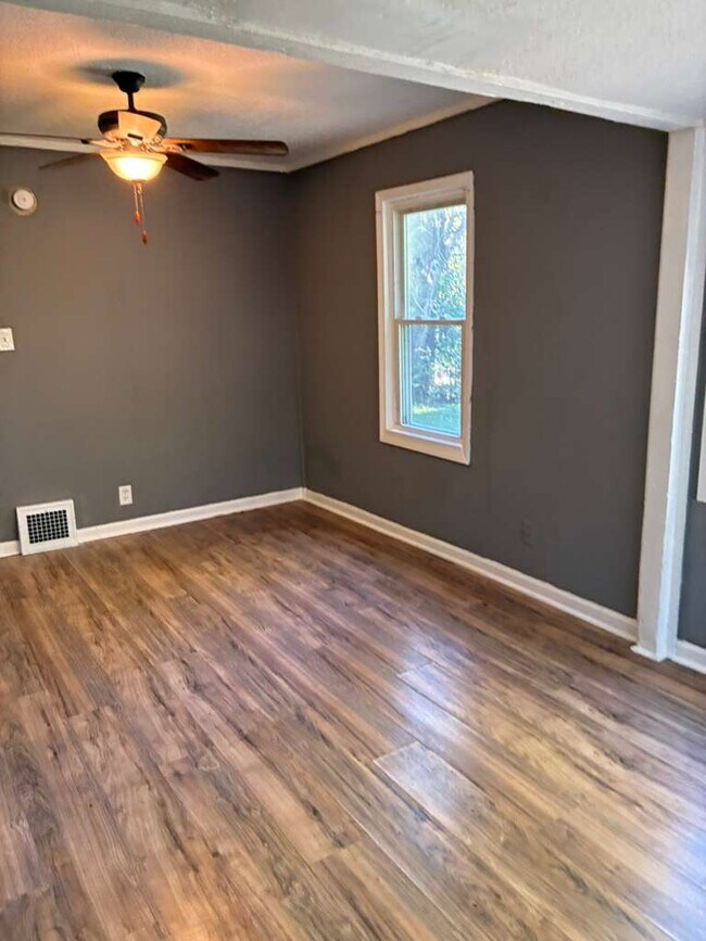 Building Photo - 5112 Edith Ave