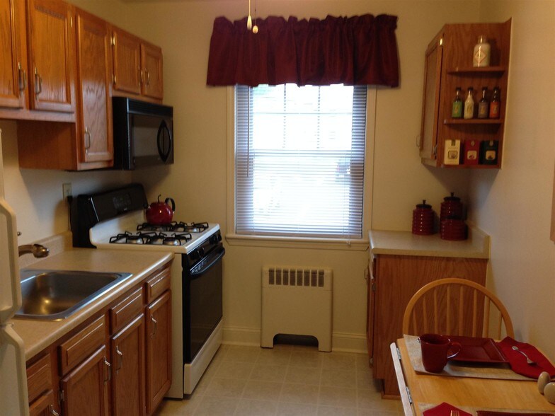 Sheridan Apartments 1275 Gerling St Schenectady NY 12309 Apartment