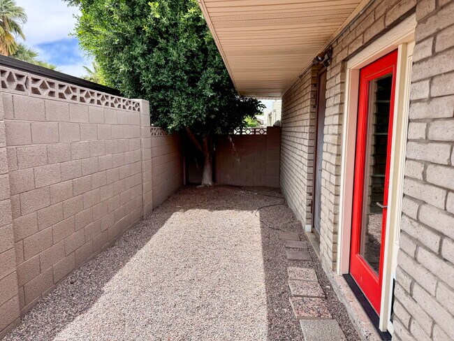 Building Photo - 4216 N 38th St