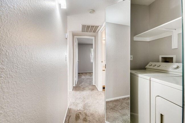 Building Photo - Stunning 2 Bedroom 2 Bath 2nd story condo