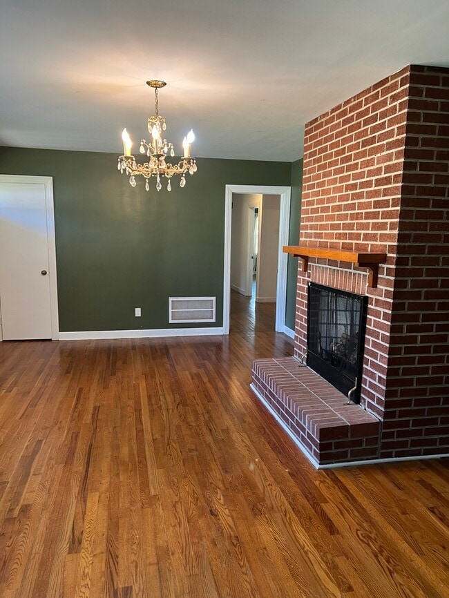 Building Photo - 418 Starke Dr