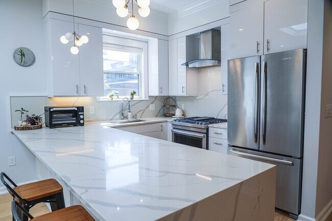 Building Photo - 135 Second St