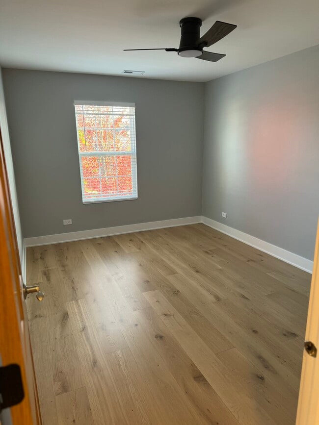 Building Photo - 2635 Loren Ln