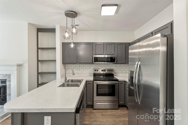 Building Photo - 3220 Selwyn Farms Ln