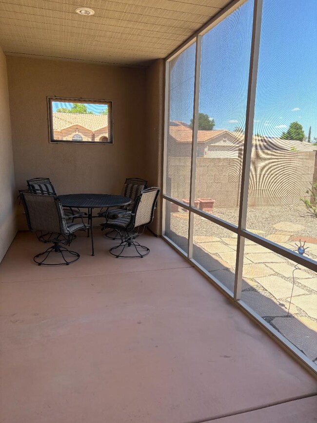 Building Photo - 1455 E Ridgeview Dr