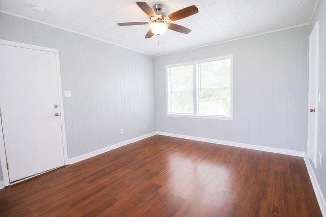 Building Photo - 2727 Nelga Rd