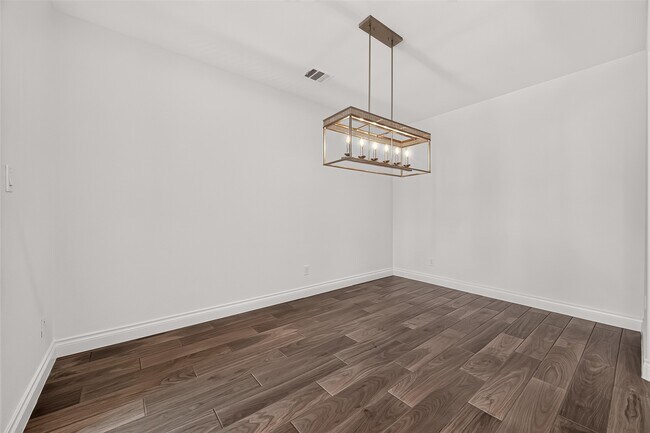 Building Photo - 25109 Pinebrook Grove Ln