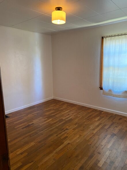 bedroom 2 - 944 E 5th Ave