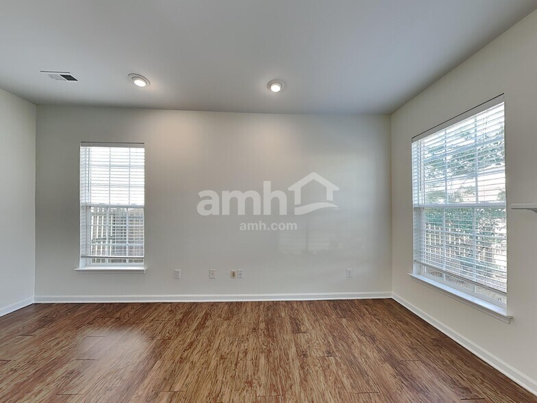 Building Photo - 7534 Sparkleberry Dr