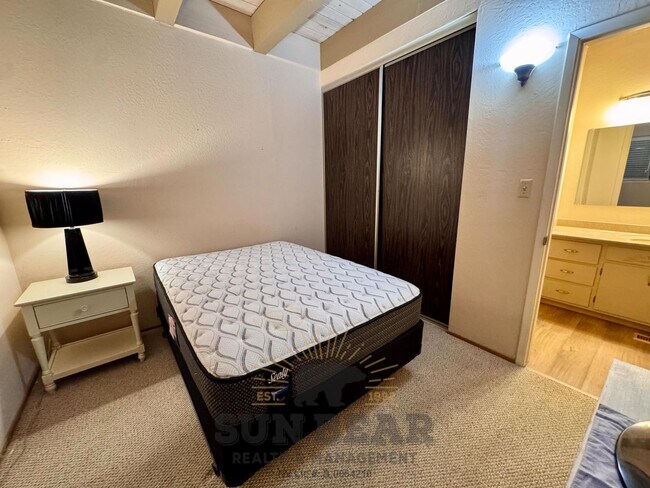 Building Photo - 3 Bedroom in Central Location in Incline!