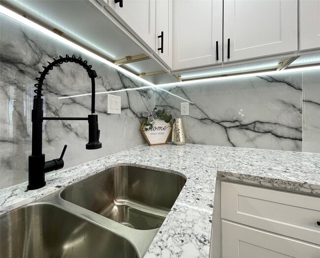 Building Photo - 1031 15th St