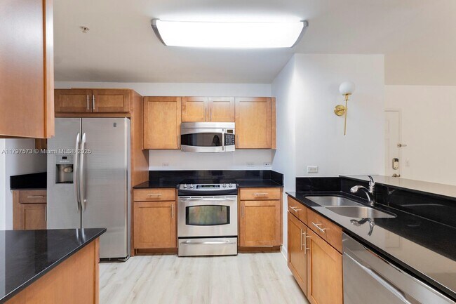 Building Photo - 8395 SW 73rd Ave