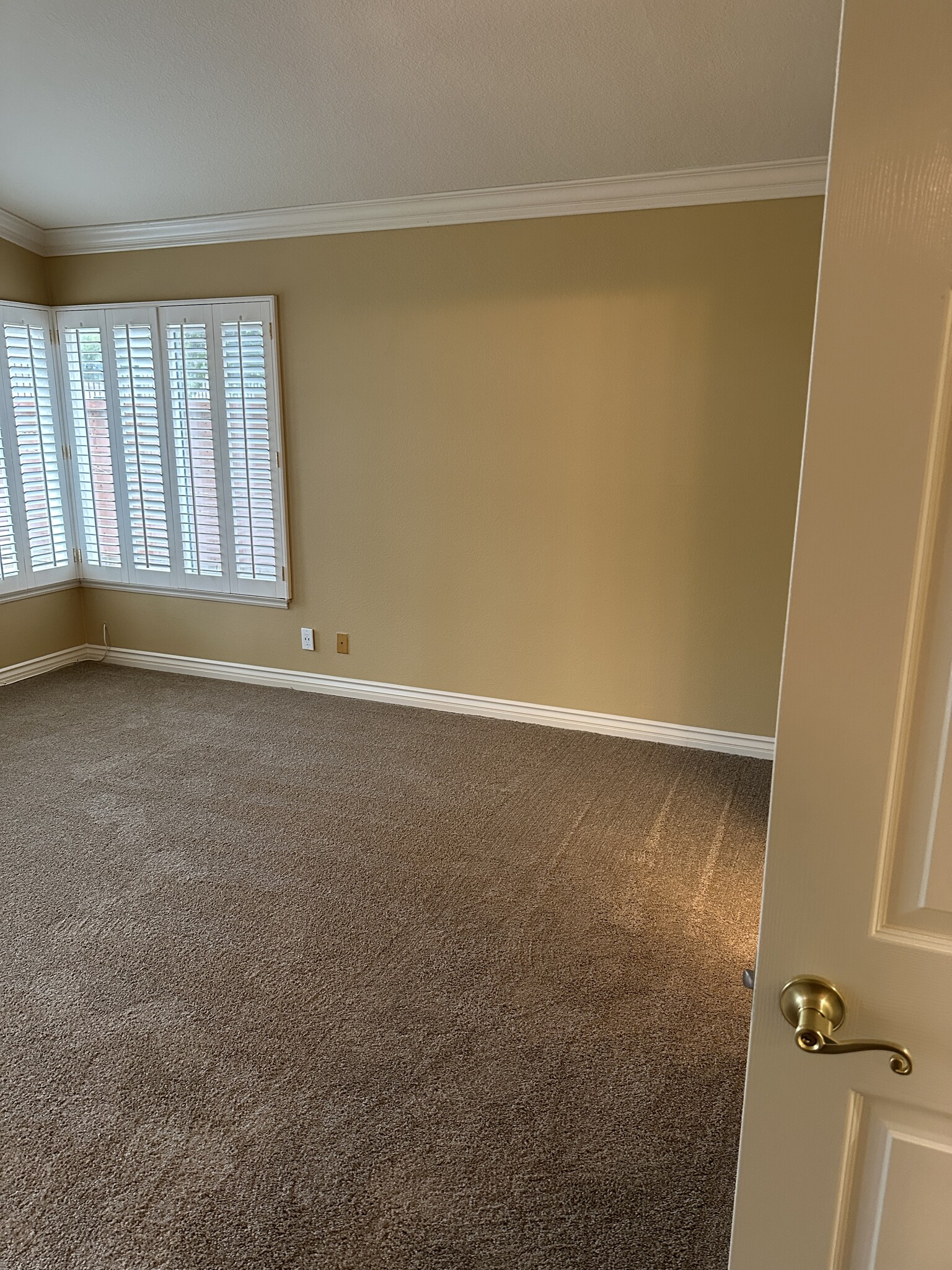 Building Photo - 15400 Zaharias St
